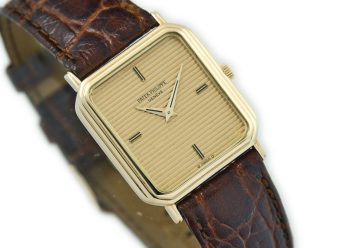 PP1831 Patek Philippe 1976 18ct 18k Gold Square 9 1200×900