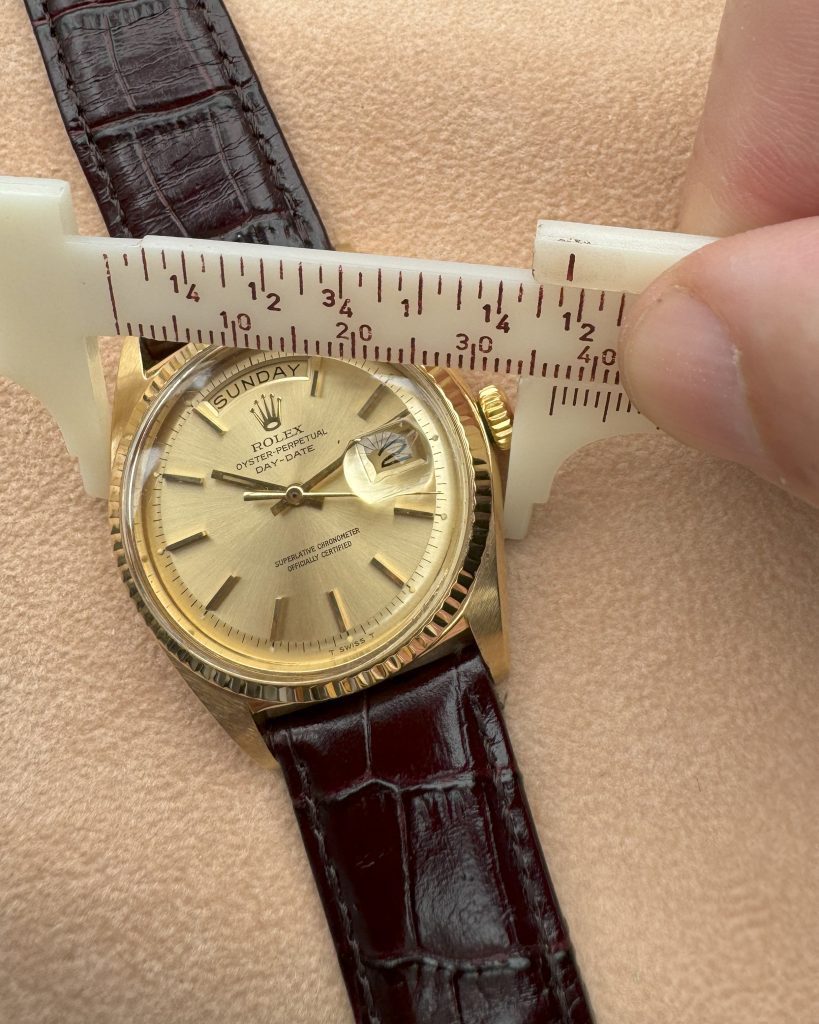 Measuring the crown of a watch